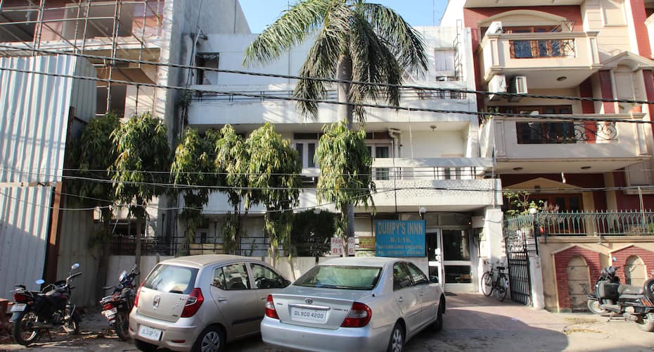 Hotel Dumpy Inn, New Delhi 1